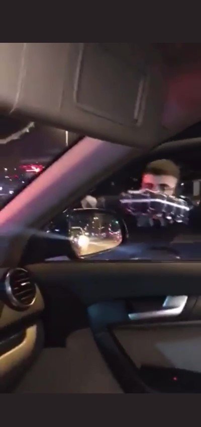 Arabada Bebeği Olan Kadın Sürücünün Aracına Saldırıp Aynasını Kıran Maganda Kamerada