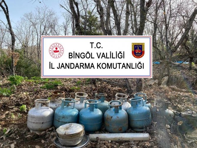 Bingöl’de Terör Örgütüne Ait 6 Odalı Sığınak İmha Edildi