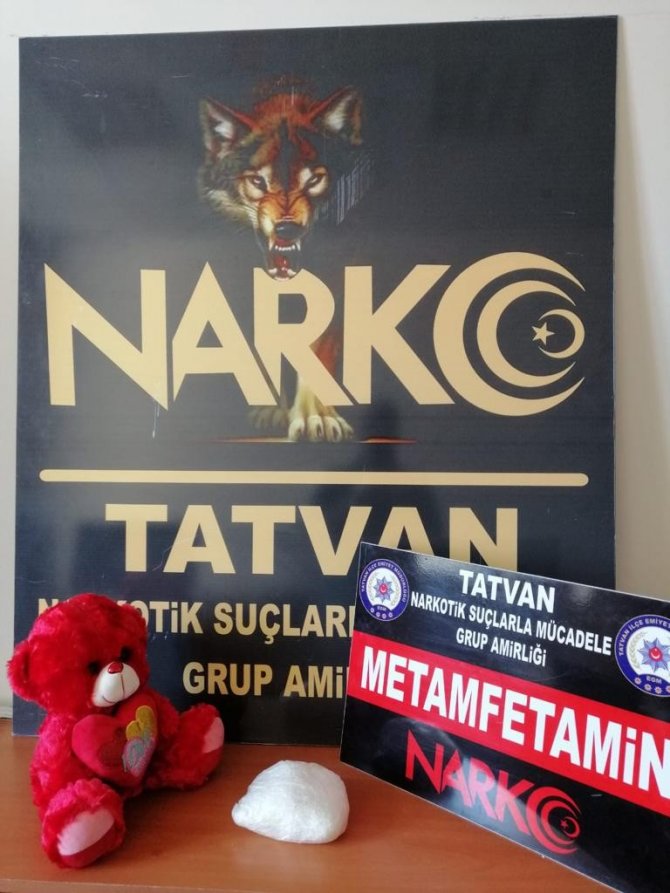 Bitlis’te İki Araçta 1 Kilo 524 Gram Metamfetamin Ele Geçirildi