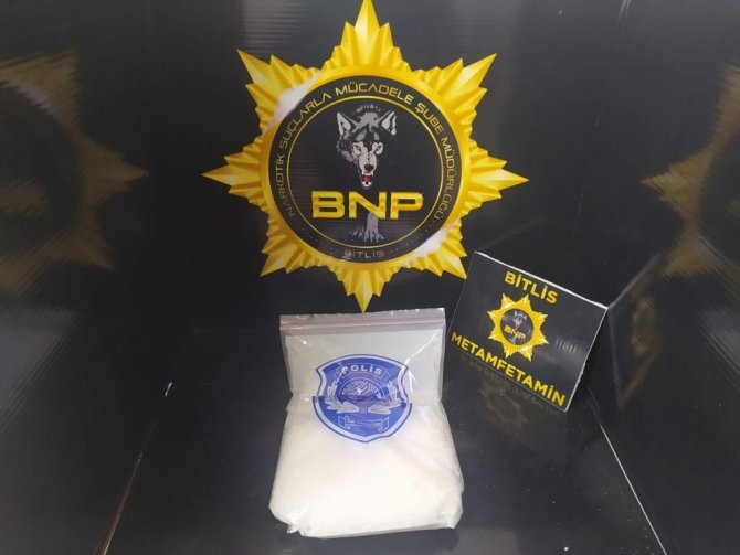 Bitlis’te İki Araçta 1 Kilo 524 Gram Metamfetamin Ele Geçirildi