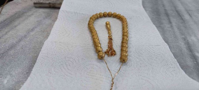 Bu Tespihin Fiyatı Dudak Uçuklatıyor: 400 Bin Tl