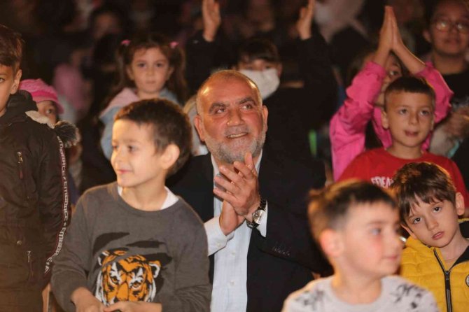 Başkan Sandıkçı Çocukların Ramazan Coşkusuna Ortak Oldu