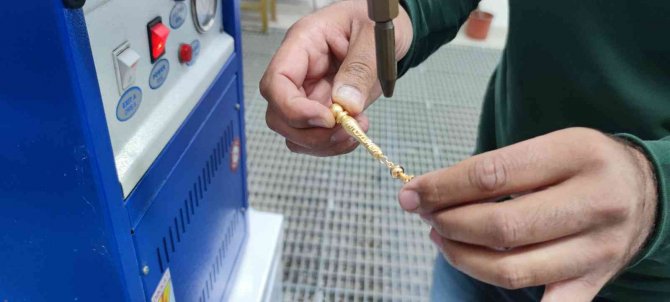 Bu Tespihin Fiyatı Dudak Uçuklatıyor: 400 Bin Tl