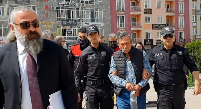 Oğlunu Satırla Öldüren Baba Tutuklandı
