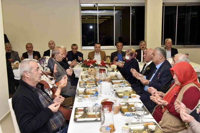 Vali Taşbilek Kürtün’de Şehit Aileleri, Gaziler Ve Muhtarlarla İftar Programında Buluştu