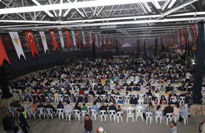 Honaz’da Ramazan Etkinlikleri Binlerce Kişiyi Buluşturuyor