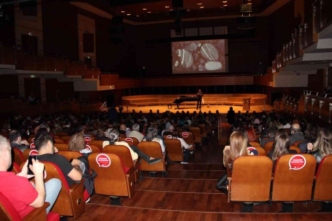Prof. Dr. Ünal Aydın: "Kanserin İlk Olarak Kafada Yenilmesi Gerekiyor"