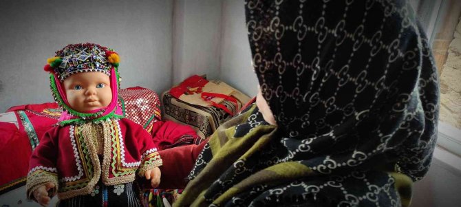 Kadınlar Köyden Dünyaya Bebek İhraç Ediyor