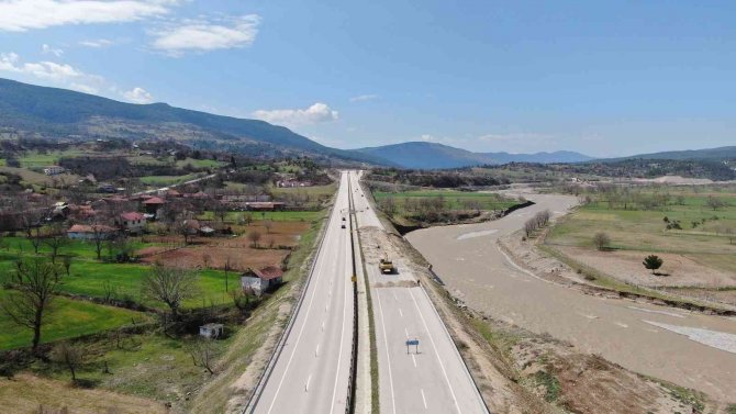 Çöken Kastamonu-karabük Karayolunda Çalışmalar Sürüyor