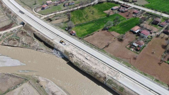 Çöken Kastamonu-karabük Karayolunda Çalışmalar Sürüyor