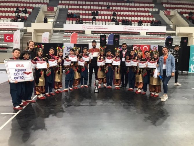 Kilis Halk Oyunlarında Türkiye’ye 3’uncüsü Oldu