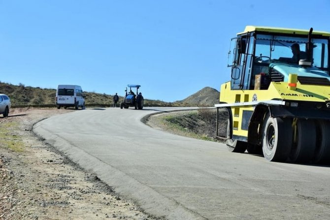 Vali Tekbıyıkoğlu, Yol Yapım Çalışmalarını Yerinde İnceledi