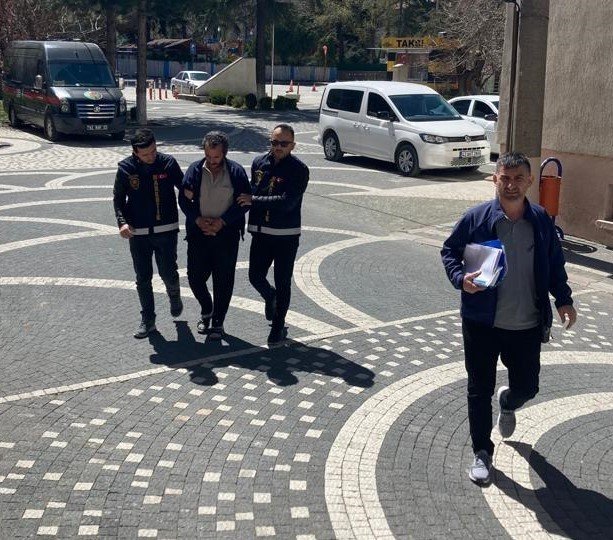 Otogarda Uyuşturucu Satmak İsteyen Şüpheli Tutuklandı