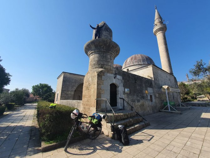 Köyceğizli Öğretmen 600 Km Bisiklet Sürerek Öğrencilerine Tarihi Ve Kültürel Mekanları Tanıttı