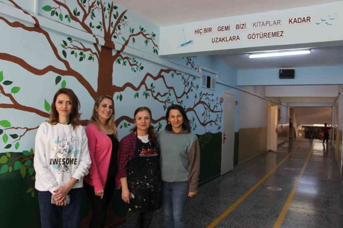 Okulda ‘Koridor Kütüphanesi’