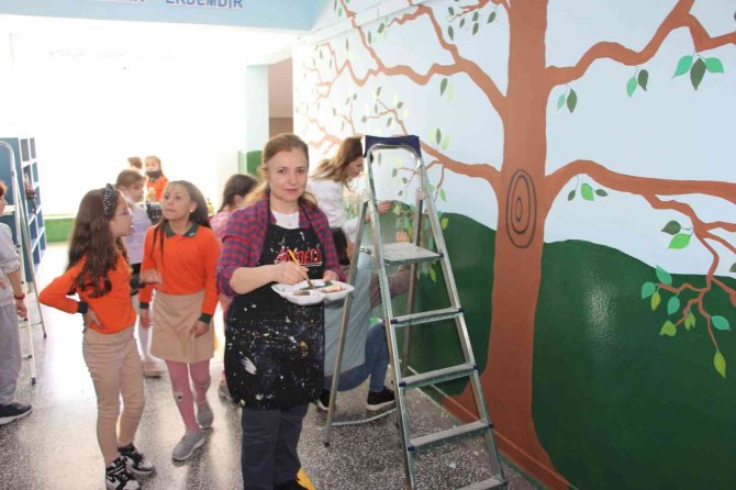 Okulda ‘Koridor Kütüphanesi’