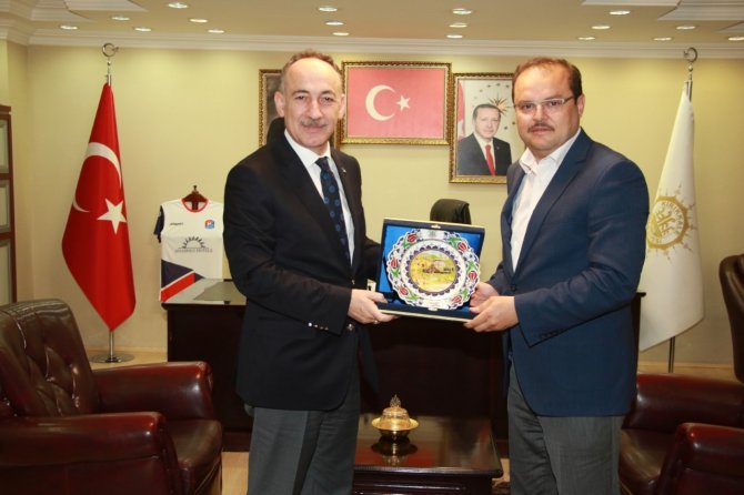 Ak Partili Öz: "Ak Parti’nin Hizmet Anlayışı Var"