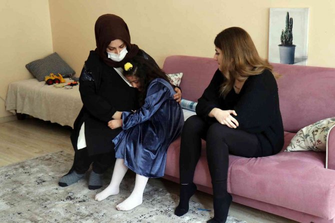 3 Çocuk Annesi, Tanısı Konulamayan Hastalığında Hayata Tutunabilmenin Bir Yolunu Arıyor