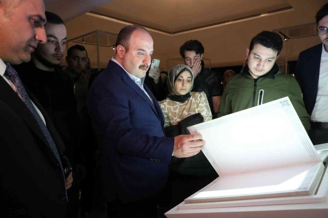 Bakan Varank’tan Çamlıca’da Gençlerle Sürpriz Buluşma