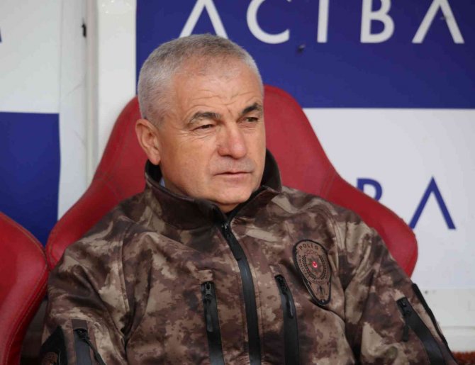 Spor Toto Süper Lig: Sivasspor: 0 - Medipol Başakşehir: 1 (Maç Devam Ediyor)