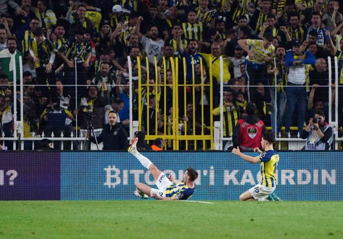 Spor Toto Süper Lig: Fenerbahçe: 1 - Galatasaray: 0 (İ̇lk Yarı)