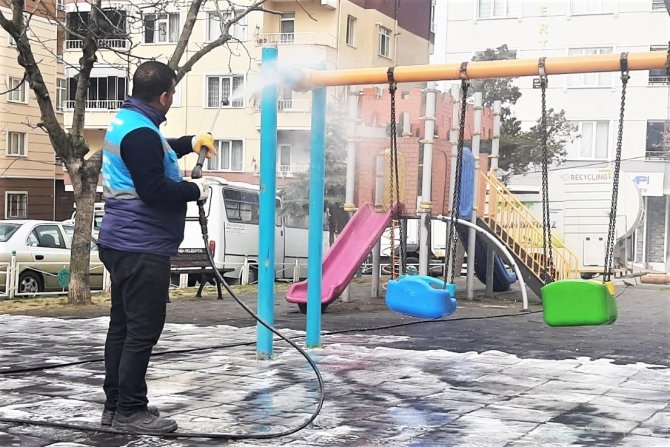 Koronavirüs Tedbirini Elden Bırakmıyorlar
