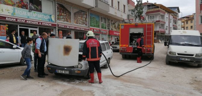 Seyir Halindeyken Alev Aldı, O Anlar Güvenlik Kameralarına Yansıdı