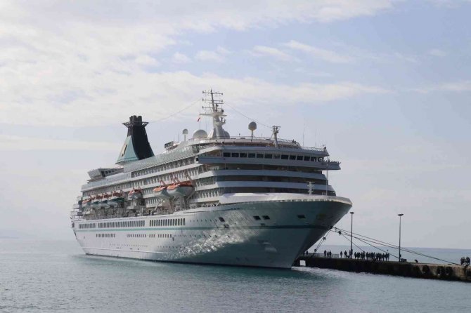 Yılın İlk Kruvaziyeri 690 Yolcusu İle Alanya’da