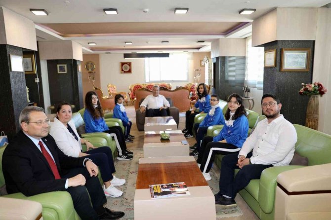 Başkan Çerçi Türkiye Şampiyonlarını Ödüllendirdi