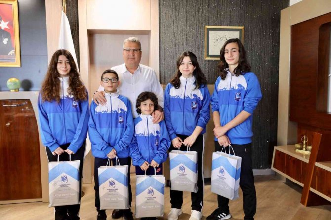 Başkan Çerçi Türkiye Şampiyonlarını Ödüllendirdi
