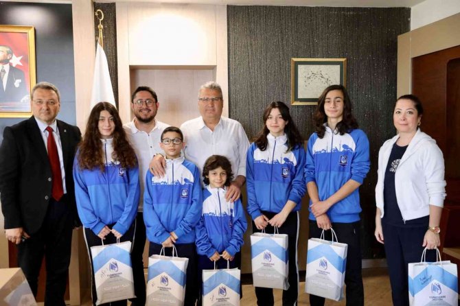 Başkan Çerçi Türkiye Şampiyonlarını Ödüllendirdi