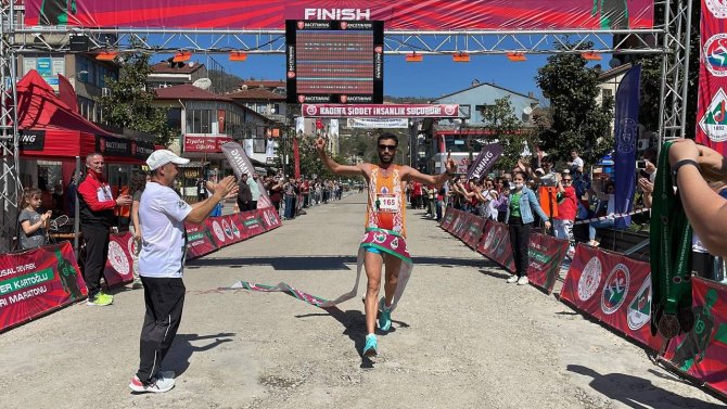 94’lük Milli Atlet, Adına Düzenlenen Yarı Maratonda Koştu