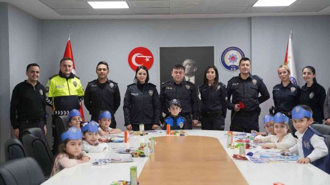 Açem’li Miniklerden Tuzla İ̇lçe Emniyet Müdürlüğü’ne Polis Haftası Ziyareti
