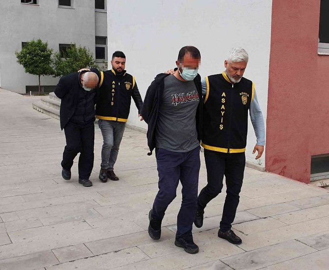 Girdikleri Evde Dedektörle Arama Yapıp Altınları Çaldılar