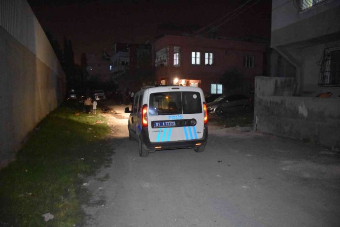 Boşanma Aşamasındaki Karısını Defalarca Bıçaklayarak Öldürdü