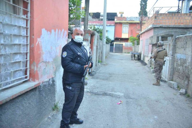 Adana’da Organize Suç Örgütü Operasyonu: 30 Gözaltı
