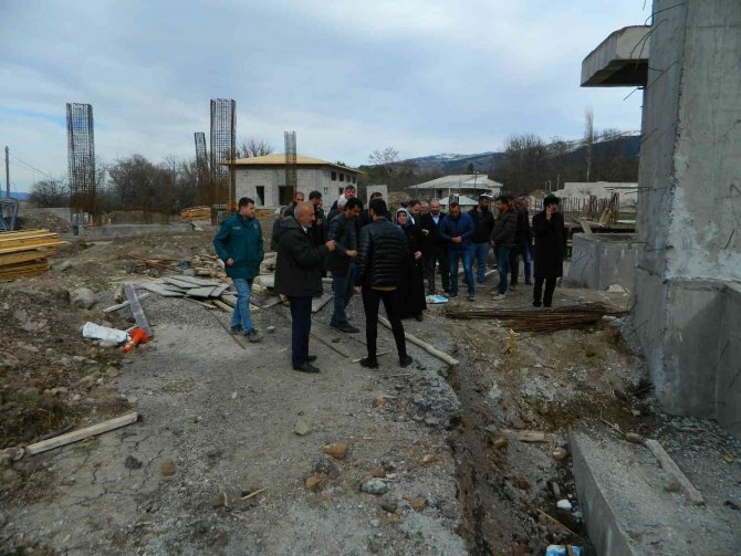 Milletvekili Atalay, Posof Türkgözü Sınır Kapısı İnşaat Alanında İncelemelerde Bulundu
