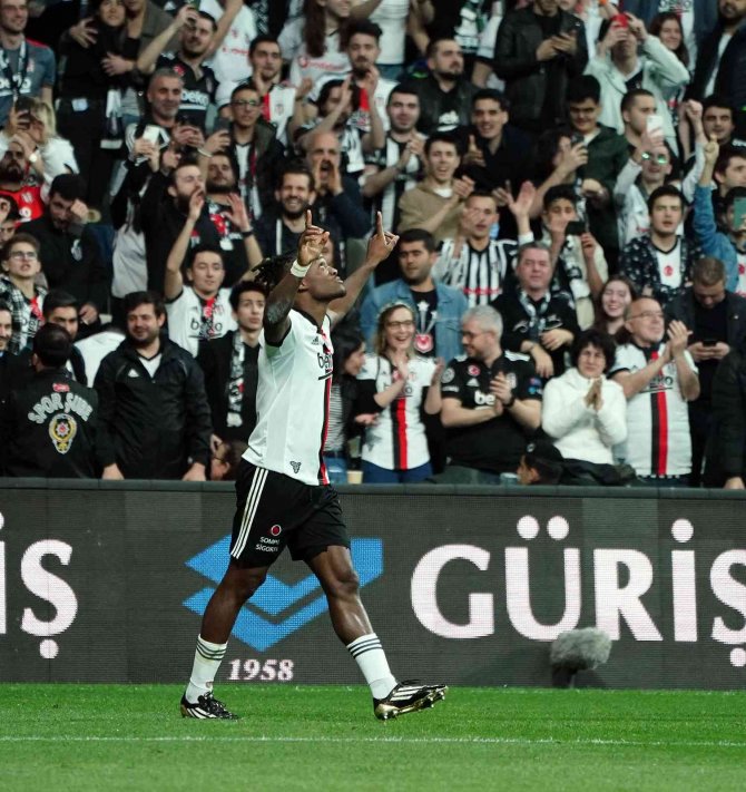 Beşiktaş’ta Hedef İlk 4