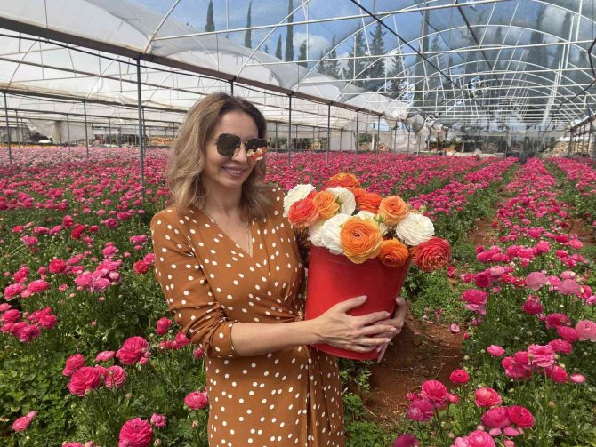 Çiçek Bahçesini Halka Açtı Rus Ve Ukraynalı Vatandaşların Akınına Uğradı