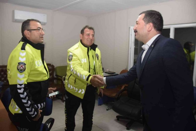 Balıkesir’de Mhp’den Polis Noktalarına Ziyaret