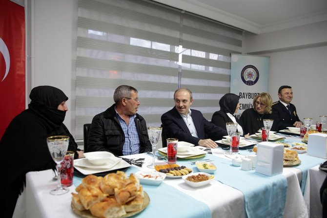 Vali Epcim Polis Evinde Düzenlenen İftara Katıldı