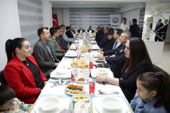 Vali Epcim Polis Evinde Düzenlenen İftara Katıldı