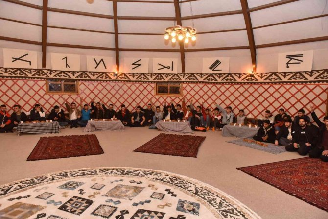 Başkan Aşgın, Ülkücü Gençlerle Bir Araya Geldi: “Cumhur İttifakı Tarih Yazıyor”