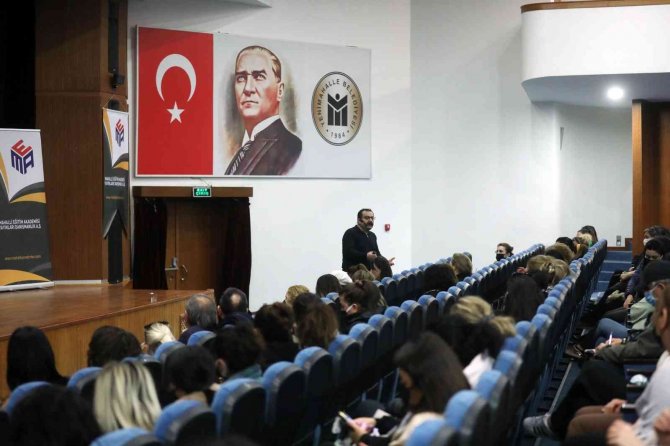 Yenimahalle’de Aile İ̇çi Etkili İ̇letişim Semineri