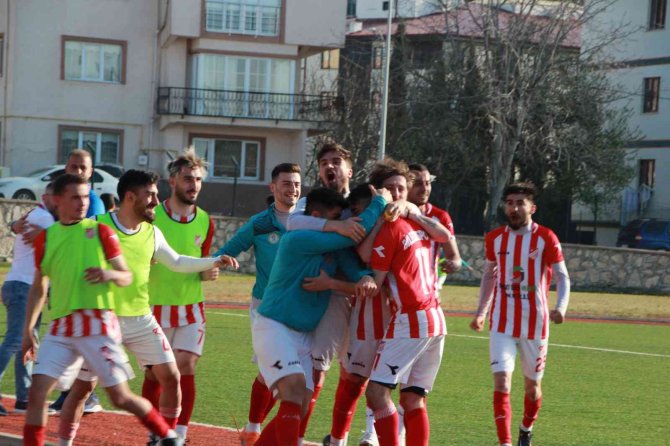 Bilecikspor Adım Adım Şampiyonluğa Gidiyor