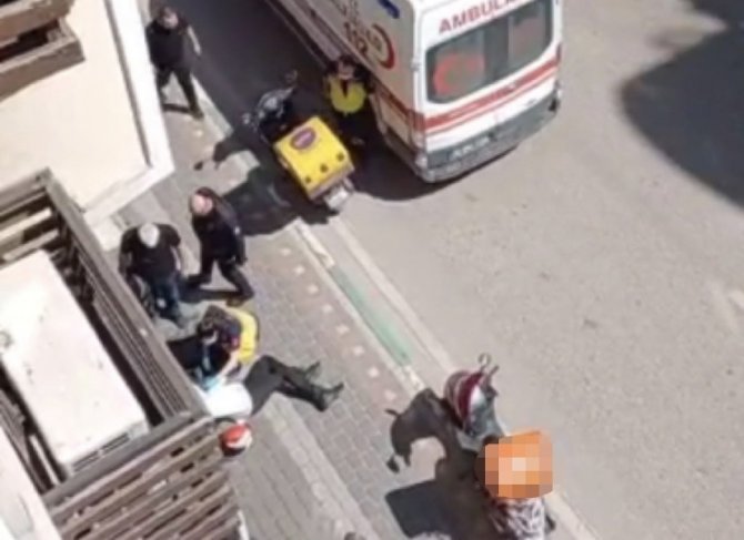 Bursa’da Seyir Halindeki Kurye Dengesini Kaybederek Yere Düştü