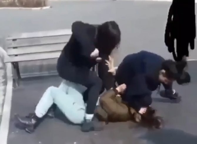 Bursa’da Genç Kıza Saldıran Abla Ve Kardeşi Yakalandı