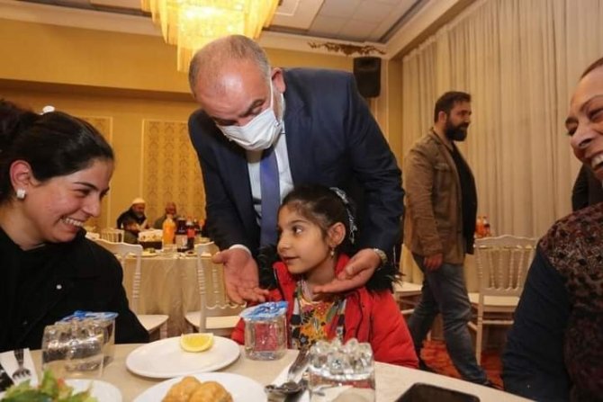 Dünya Romanlar Günü’nde 