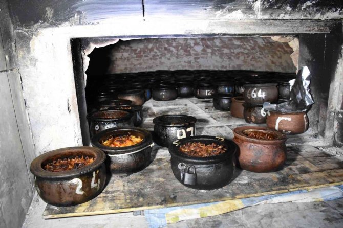 Yapımı 8 Saat Sürüyor, Hazır Olunca Kaleden Davul Çalınıyor