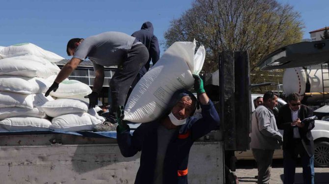 Üreticiye 27 Ton Ucuz Şeker Dağıtıldı